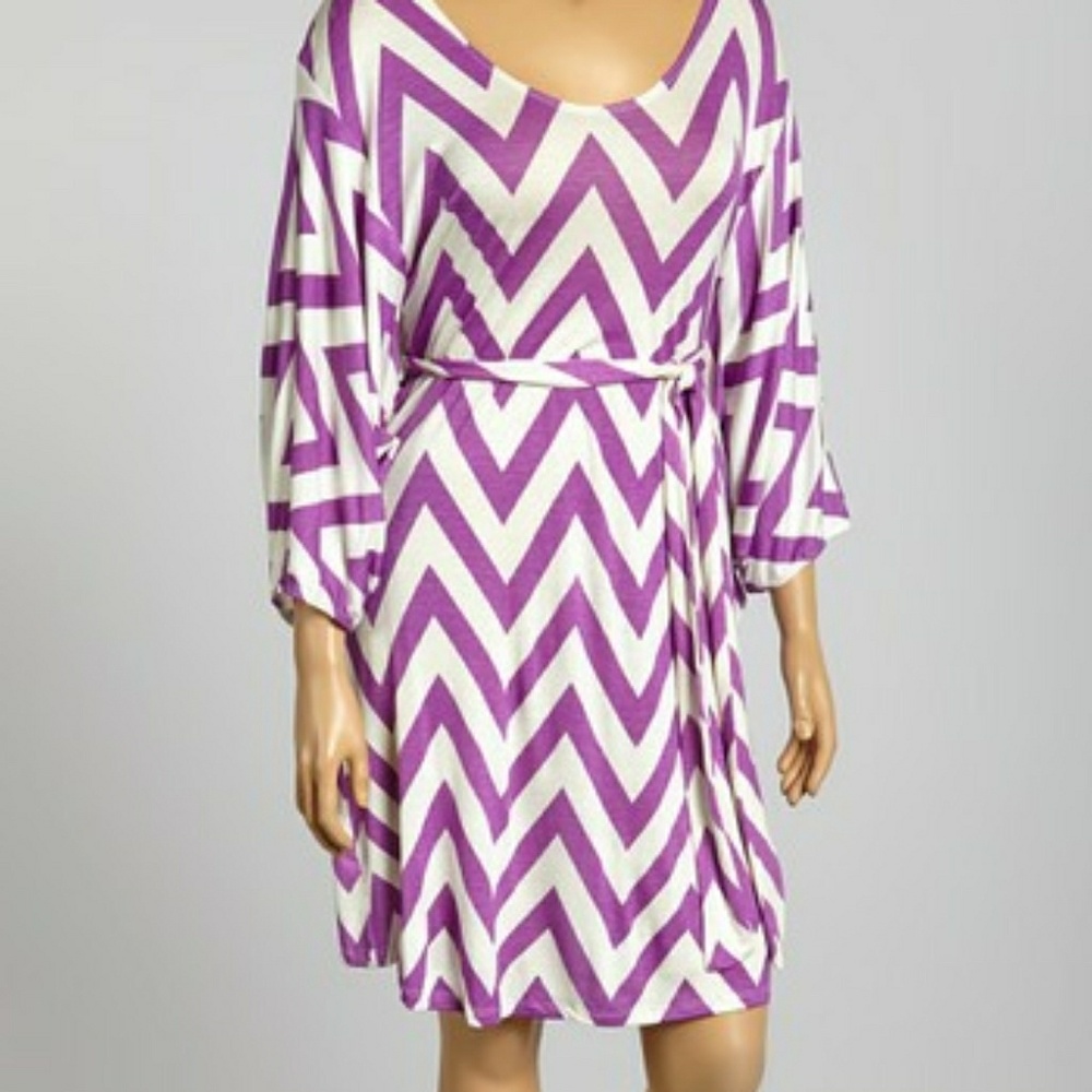 ⭐PLUS⭐ Purple & White Chevron Dolman Dress